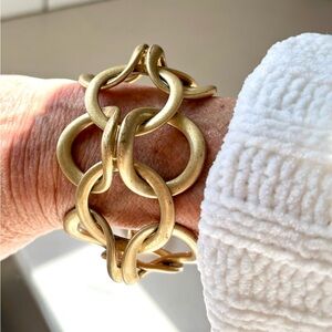 Stella & Dot antiqued  Gold Chain Link Bracelet. Better than excellent condition